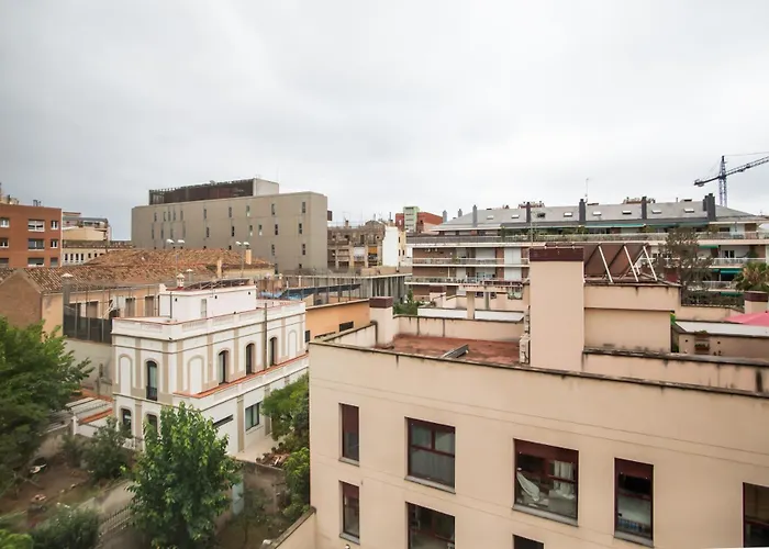 13mal1077- Magnific 2br Flat برشلونة
